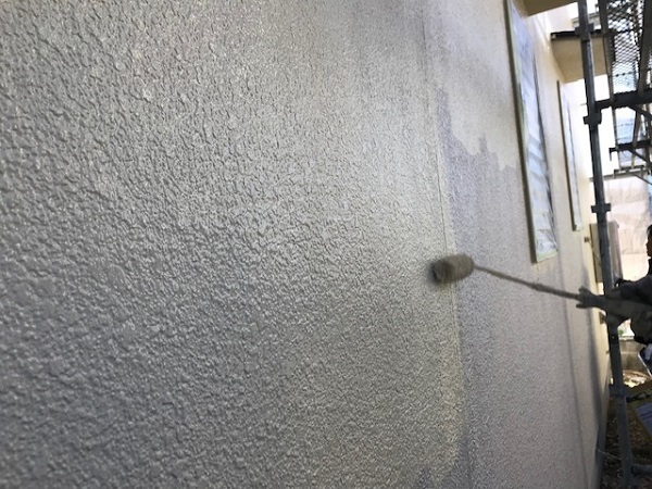 中崎邸屋根上塗り (2).jpg